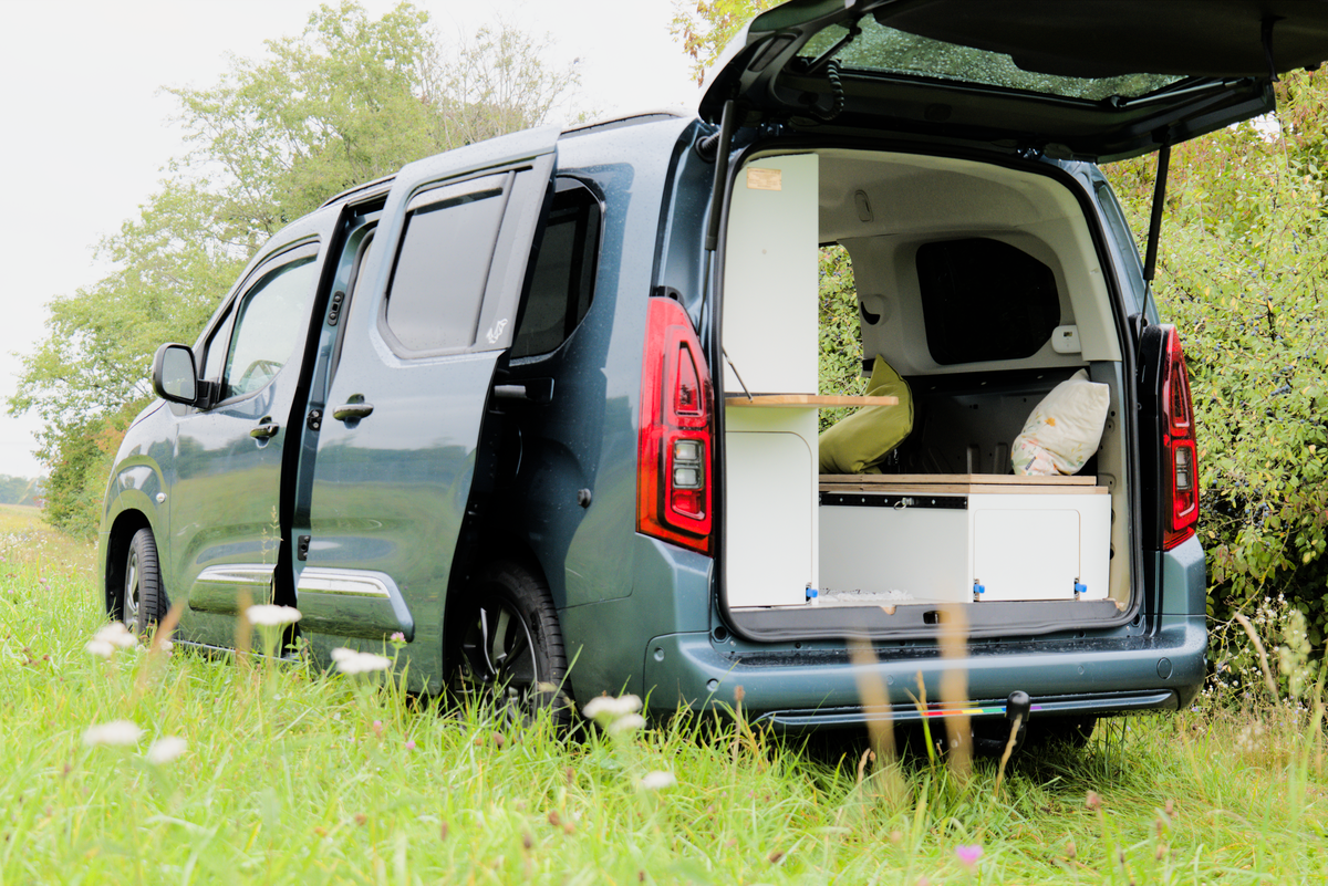 Proace L2 Minicamper, Reisen mit Hunden