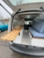 VW Caddy Maxi Minicamper mit Aufstelldach und Schneckenhouse Möbelset, mehr Stehhöhe und Raumgefühl im Innenraum