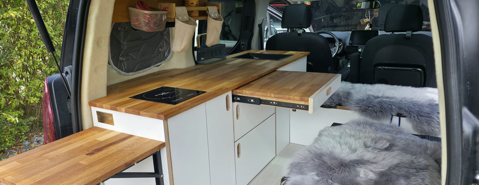 Opel Combo Minicamper Küchenzeile mit Klapptisch und Induktionskochfeld