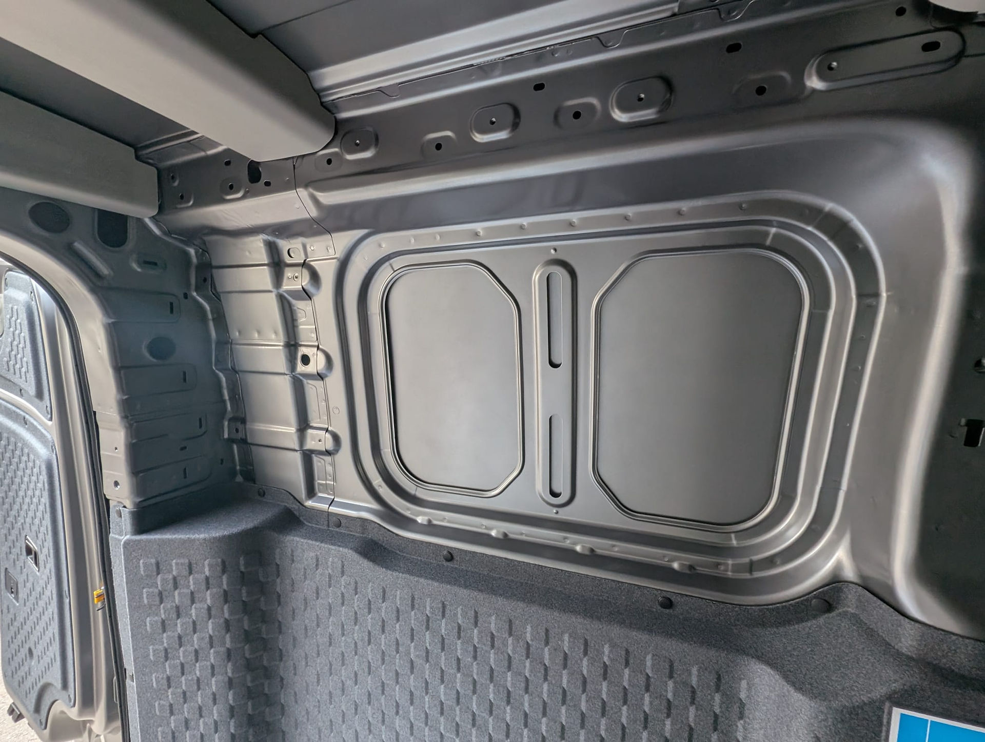 Wohnmobil Fenster für den Kia pv5 cargo