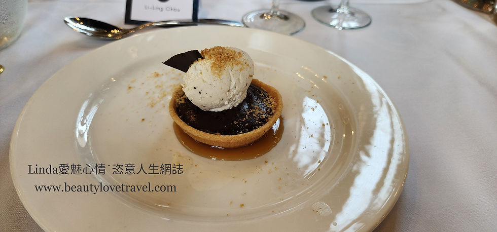 Linda在世界遺產英國Durham Castle參加晚宴