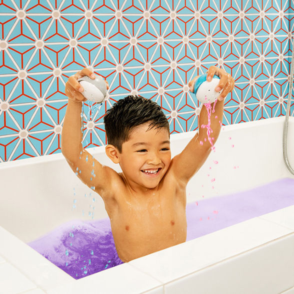 Thumbnail: Munchkin Color Buddies™ 20 Moisturizing Bath Bombs & 2 Toy Dispenser Set