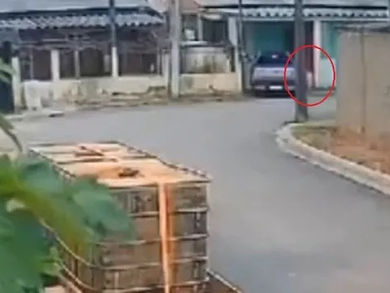 Tragédia em Família: Mãe Atropela Acidentalmente Filho de 1 Ano e 4 Meses! 😱🚗 Criança em Estado Grave!