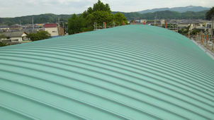 立江小学校体育館(改修カバー工法)　　元旦スフィンクスルーフ３型