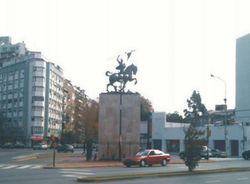 IngresoAv.H.PueyrredonEsqElCid.jpg