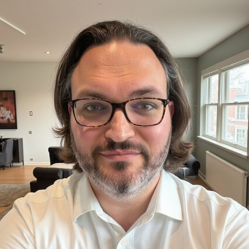 A photo of Ronnie, Co-Founder @ Product Sensei