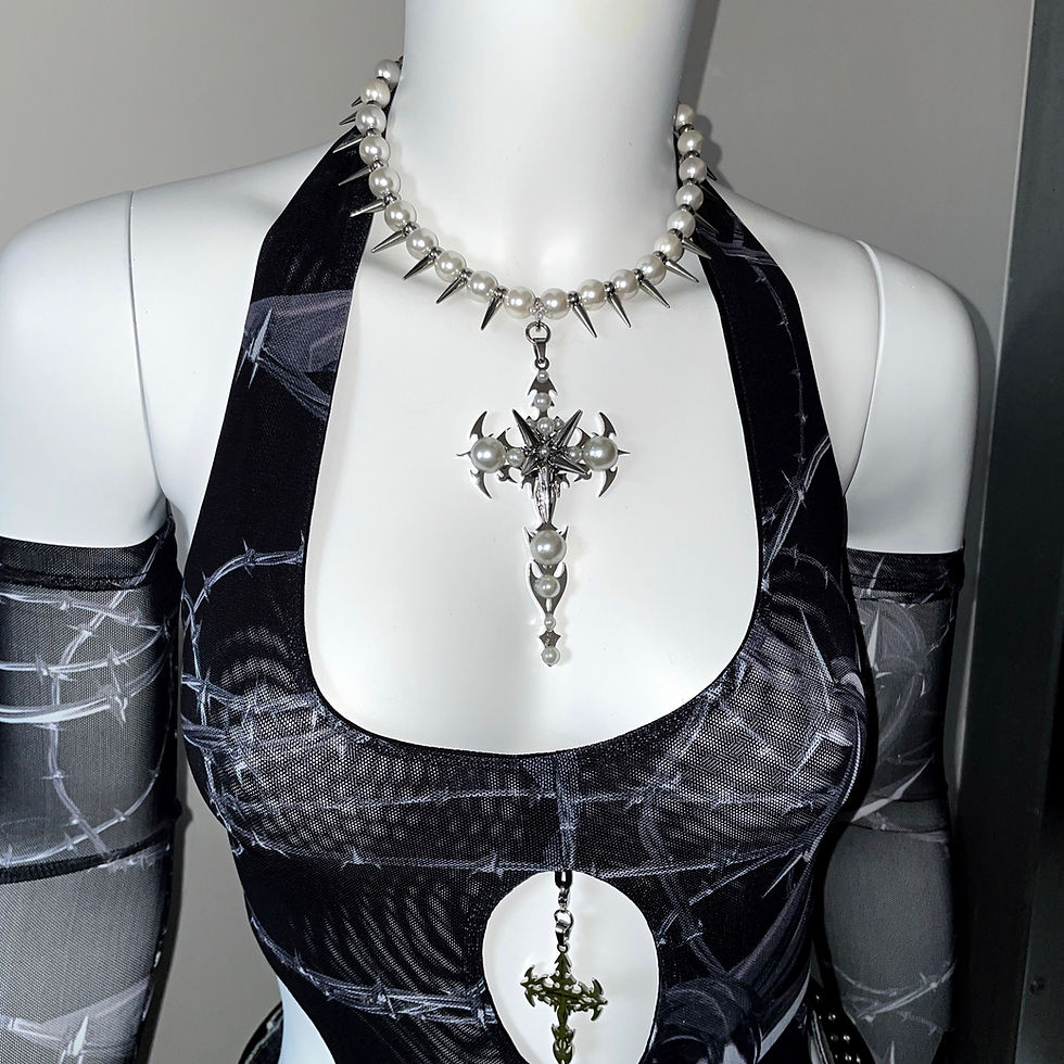 Miniatura: Gothic romance Crucifix pearl necklace 
