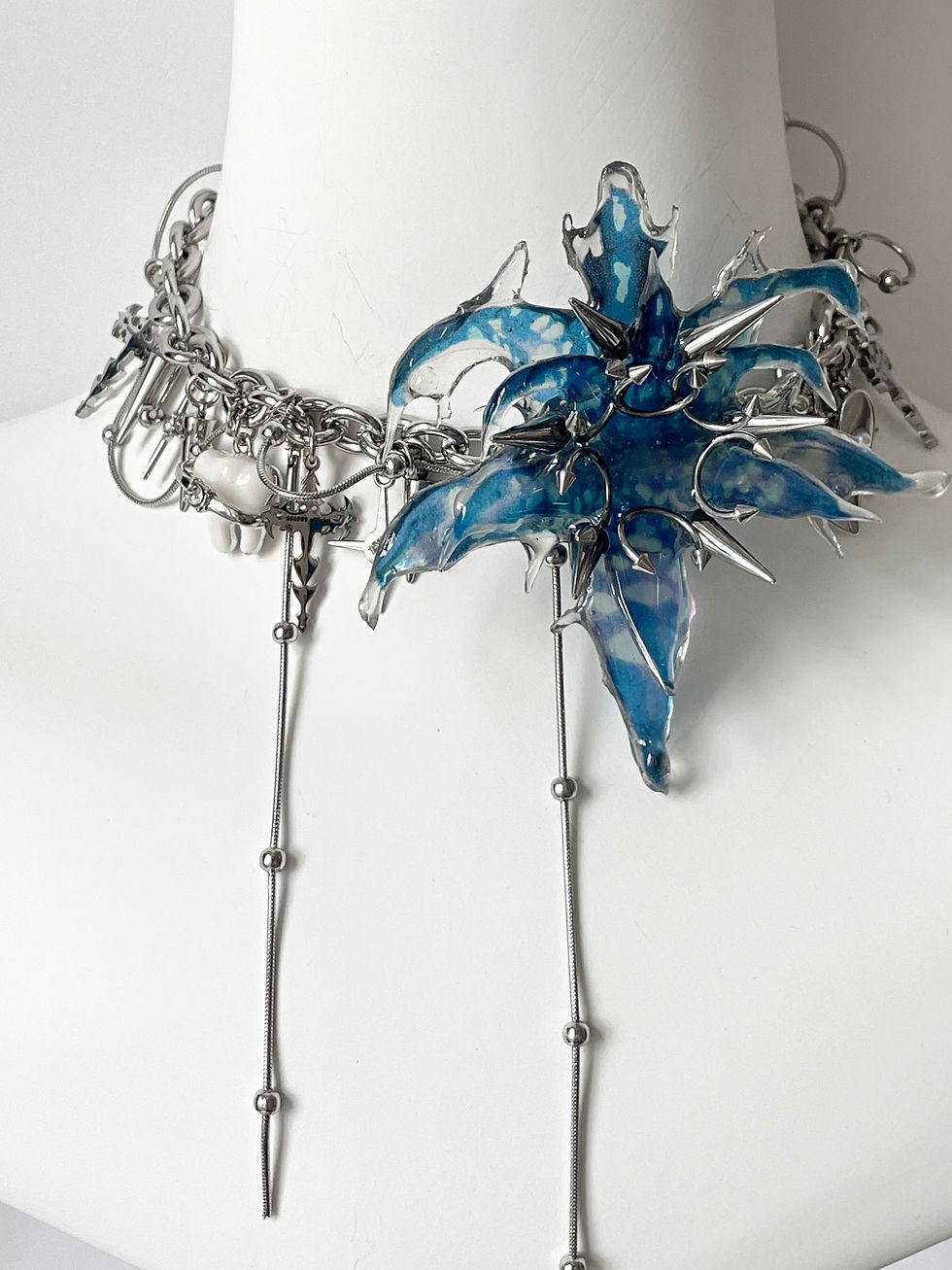 Miniature : Blue Cattleya 3D flower cyber sigilism style necklace 
