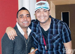 Victor Manuel y Elvis Martines en Polo Parra