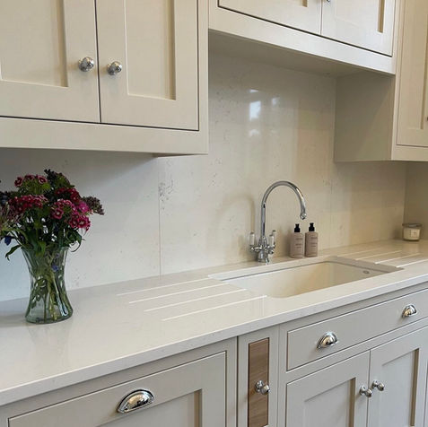 Quartz splash back