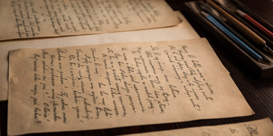 The History and Politics of Science Communication 