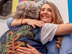 PALOMA VALENCIA : no es de derecha, ni es víctima, o eso dice. 