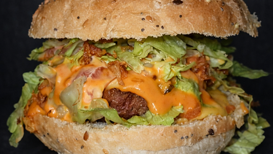 Beyond Meat Burger- végétarien (servi avec des frites)