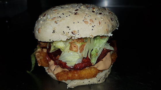 Chicken B (servi avec des frites)