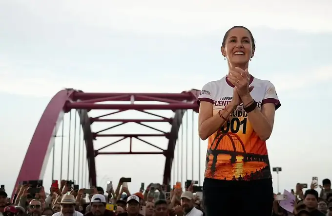 Al inaugurar el Puente Nichupté, Sheinbaum contrapone obra pública de la 4T a gobiernos anteriores