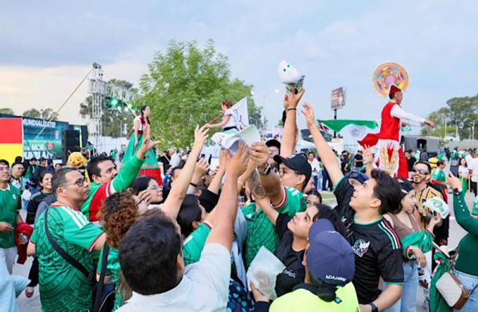 Miles de familias disfrutan de fiesta mundialista en Puebla; un éxito la verbena popular