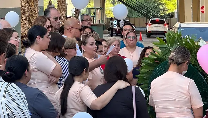 Despiden a enfermera que murió junto a sus hijos en explosión del Waldo’s en Hermosillo