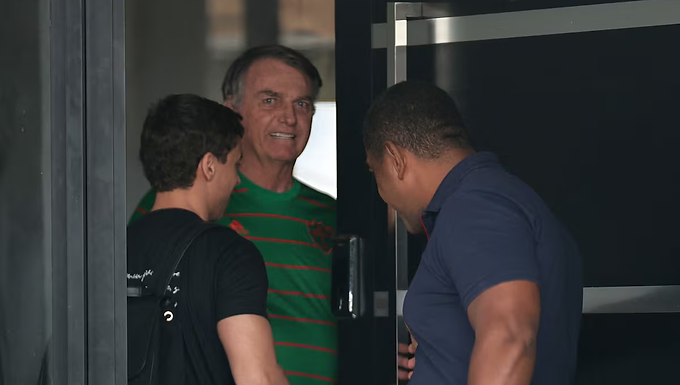 El expresidente Bolsonaro arrestado tras manipular tobillera