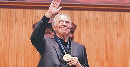 “Que el México de los libros le gane al México de las armas”: Serrat