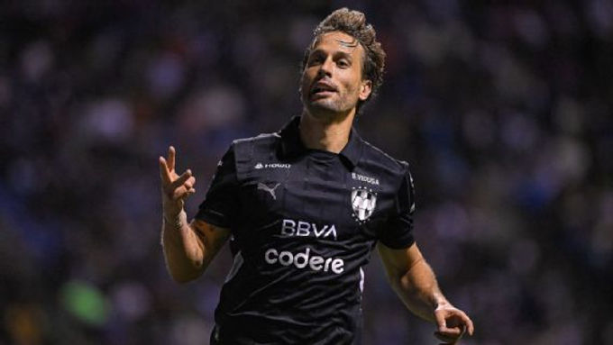 Rayados se despega en la cima de la mano de Canales