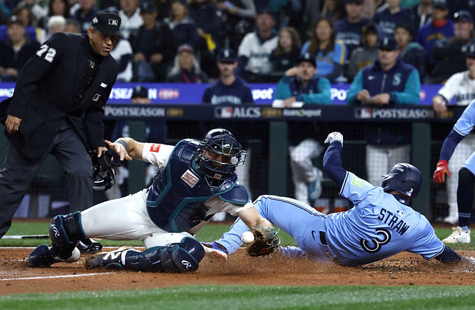 Toronto obliga a seis juegos en Serie de Campeonato ante Seatle