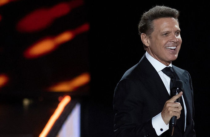 Luis Miguel celebra su cumpleaños 56