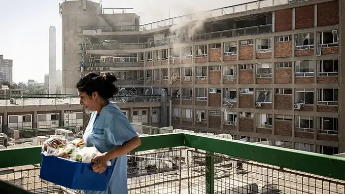 Un misil de Irán impacta un hospital del sur de Israel