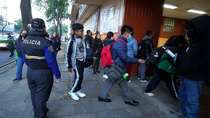En una reunión hoy con Sheinbaum definirá la SEP el calendario escolar