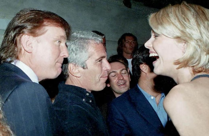 Archivos de Epstein desaparecen misteriosamente; foto Trump