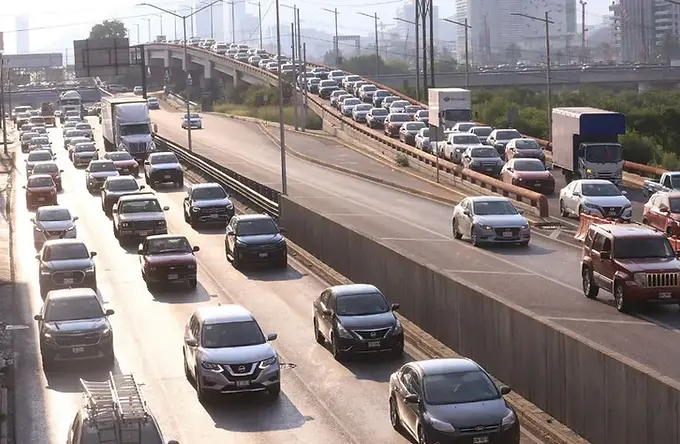 Hoy No Circula 8 de abril 2026