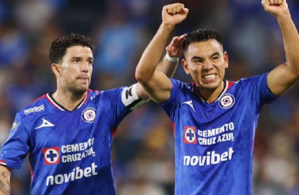 Cruz Azul vence en penales a LA Galaxy y se aferra a un milagro