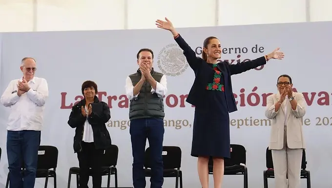 Gobernador priísta de Durango se declara “claudista” en gira de Sheinbaum por la entidad