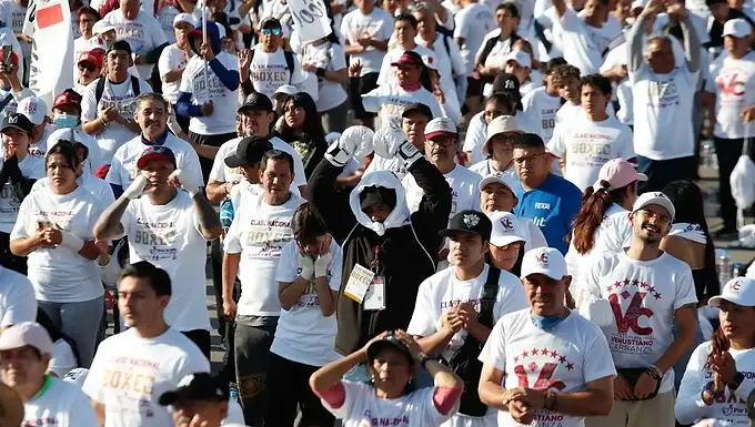Sheinbaum abre Clase Nacional de Box en el Zócalo capitalino
