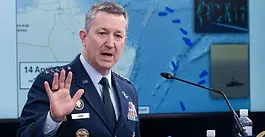 EU amenaza con mantener "bloqueo" y reanudar ataques a Irán si no se logra acuerdo