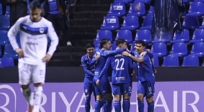 Cruz Azul elimina a Rayados y se cita con LAFC en cuartos de final
