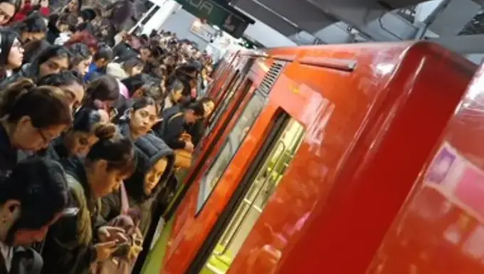 ¿Qué está pasando en el Metro? Hay quejas de usuarios este viernes