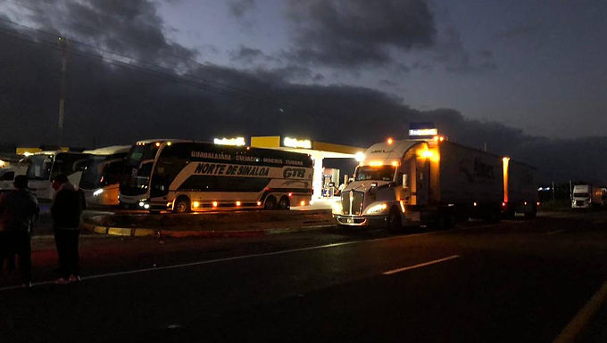 Reportan bloqueo en Maxipista Mazatlán- Culiacán por violencia en Elota