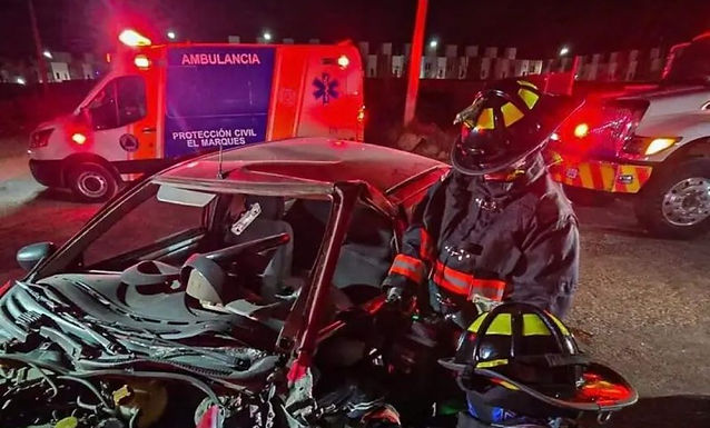 Muere conductor tras chocar contra poste en la carretera estatal 200, en El Marqués