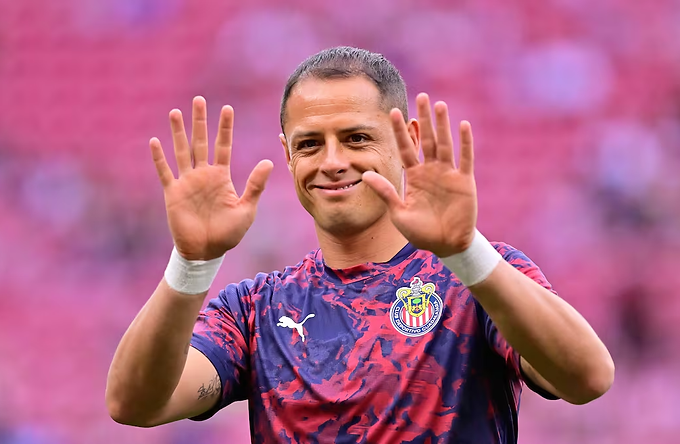 Chicharito Hernández llega a Estados Unidos para el Mundial