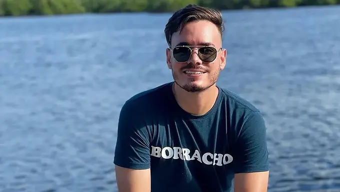 Sandro, nieto de Fidel Castro, desata polémica