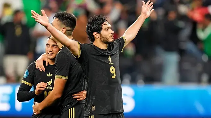 El tricolor se corona por primera vez en el torneo de Concacaf con una gran actuación del lobo mexicano con un doblete