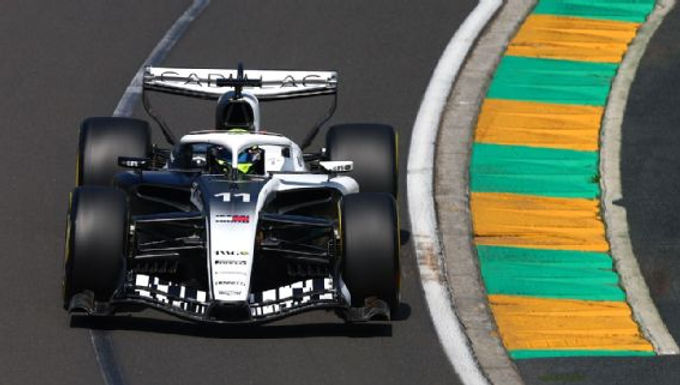 Checo Pérez regresó a la F1, acabó 20 en la primera práctica