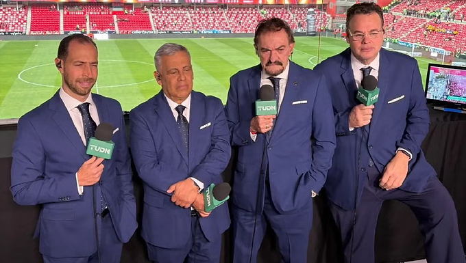David Faitelson pide no ser despedido: "Necesito mantener a mi familia"