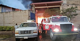 Atiende Bomberos incendio en bodega de Tehuantepec