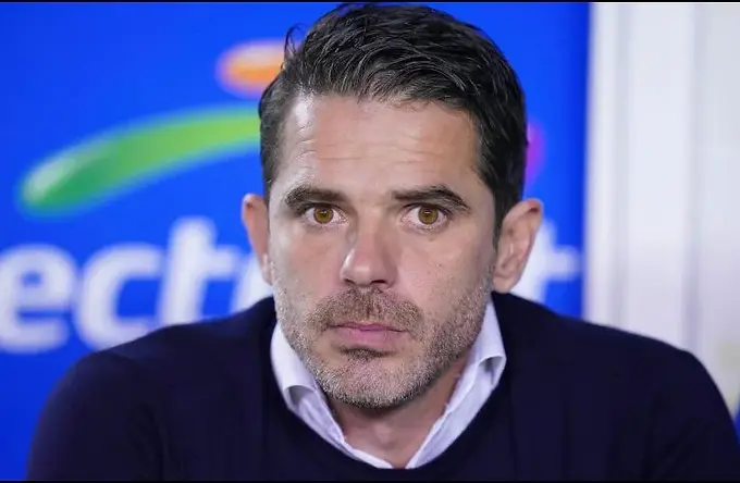 Fernando Gago es despedido de Boca Juniors tras perder el Superclásico