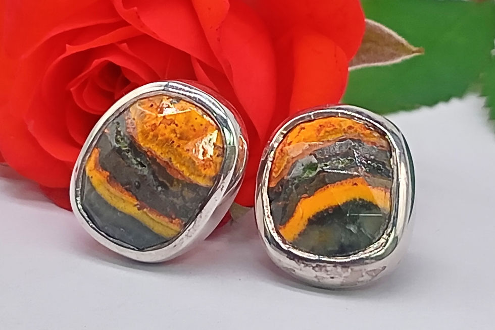 Thumbnail: Bumblebee, silver stud earrings 