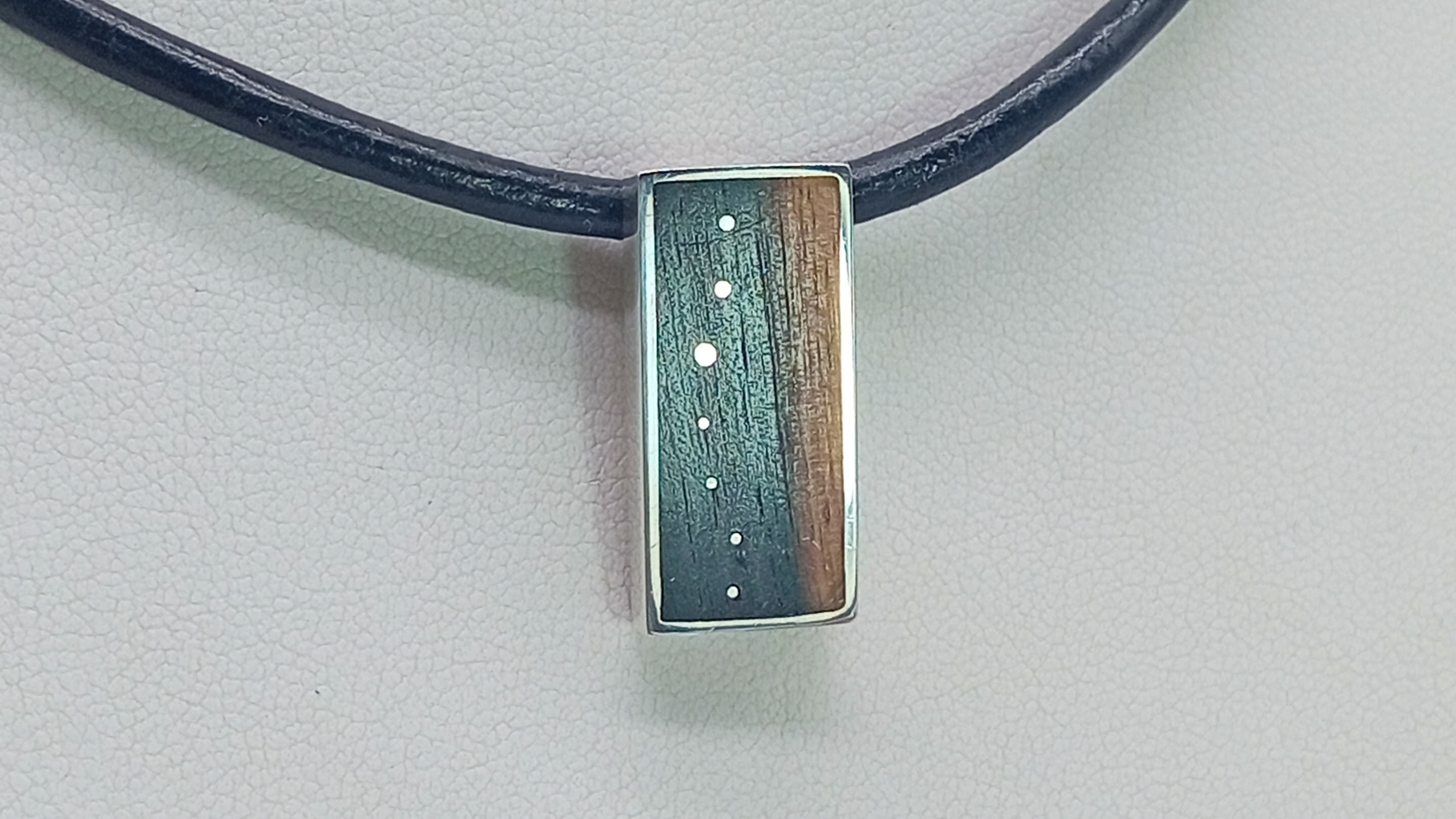 Two-tone wood and silver necklace 