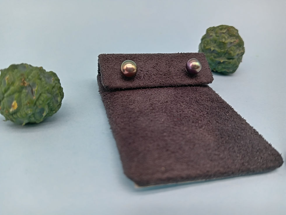 Thumbnail: Golden brown pearl stud earrings 