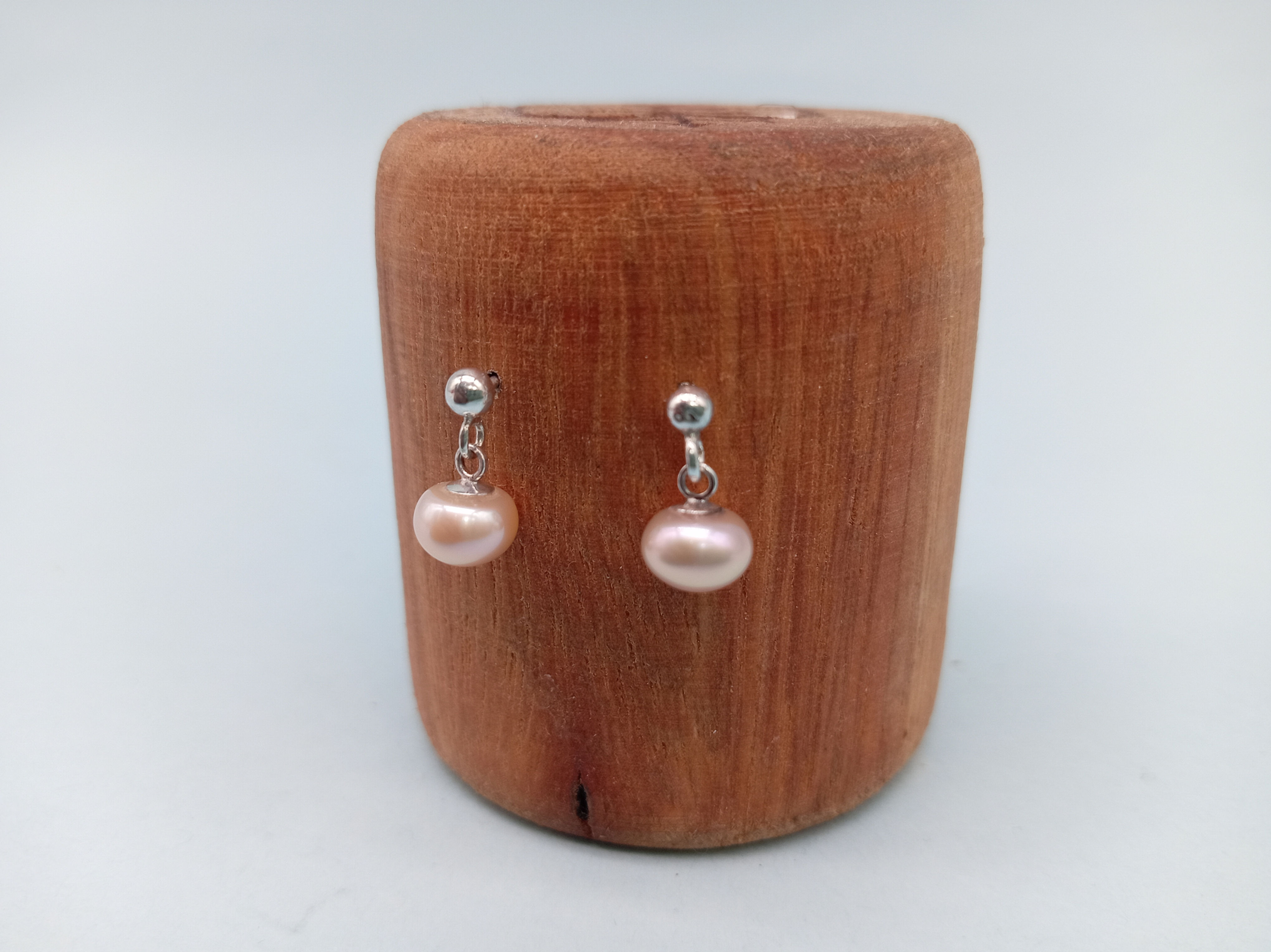 Pink pearl hanging earrings 