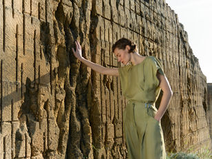 Sheer Textures, Tuff Stone, and Fluid Silhouettes: Summer According to MALLONI.